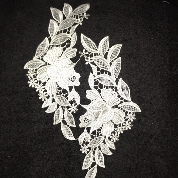 New Beautiful 6 pc Lot of Lace Appliqués Lot #110 - Picture 4 of 8